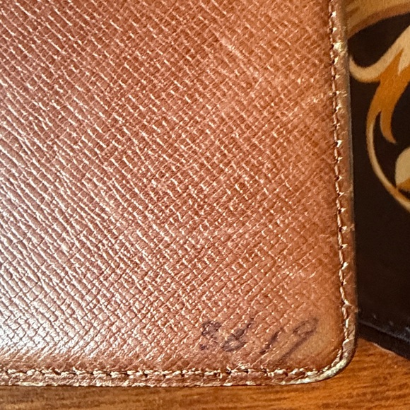 Louis Vuitton Monogram Wallet and Key Holder Set- Authentic - Picture 5 of 15